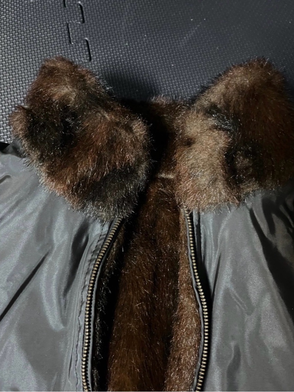 Unisex Dark Brown Faux Fur Reversible Vest - Stylish Layering Piece. Size M - Picture 7 of 8